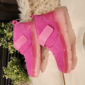 🆕️ UGG Neumel Chukka Suede Boots